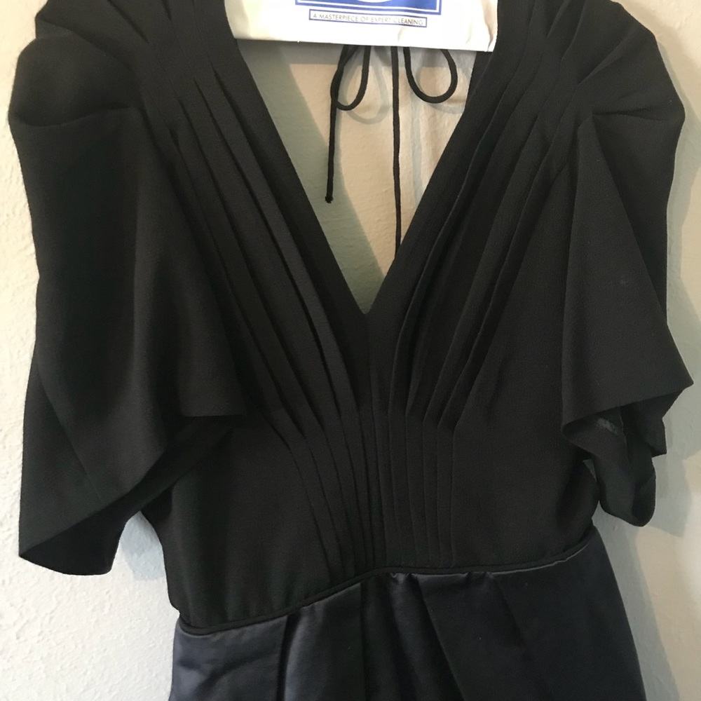 Black mini dress with bubble skirt - Picture 3 of 5